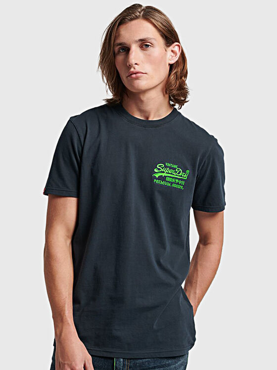 Тъмносиня тениска VINTAGE NEON с бродирано лого - 1