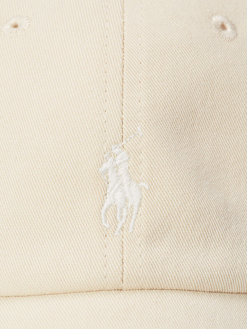 Baseball cap with logo embroidery - 3