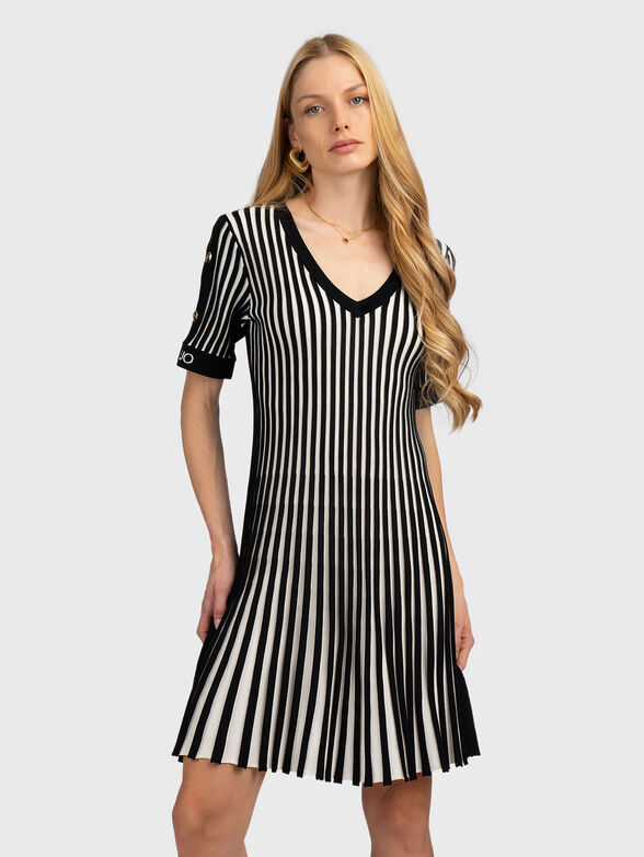 Knitted mini dress with V-neck - 1