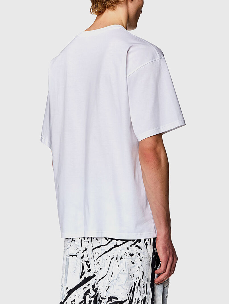 T-BOXT contrast logo-print T-shirt in black  - 3