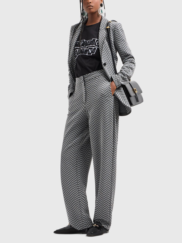 T-shirt with contrast logo - 2