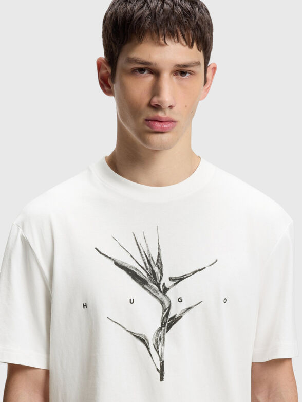 Cotton T-shirt with a print - 4