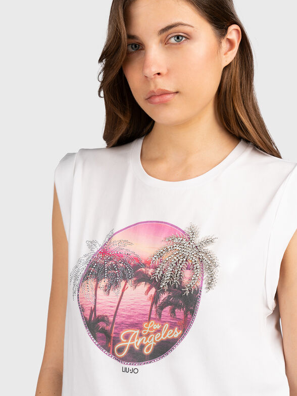 Sleeveless T-shirt with print - 4