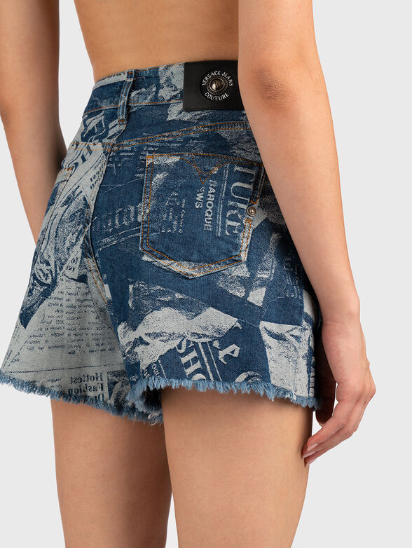 Denim shorts with print - 3