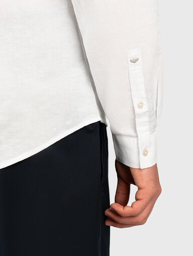 Linen blend shirt in white color - 4