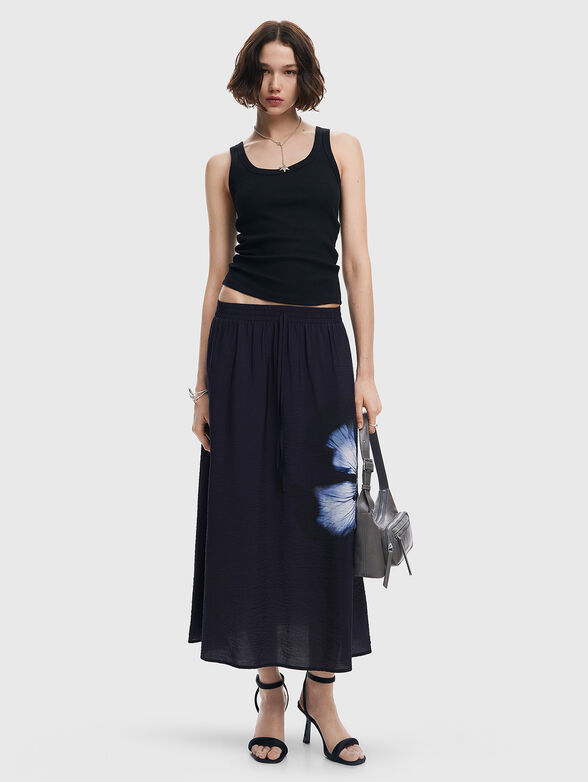 Skirt with floral accent  - 0