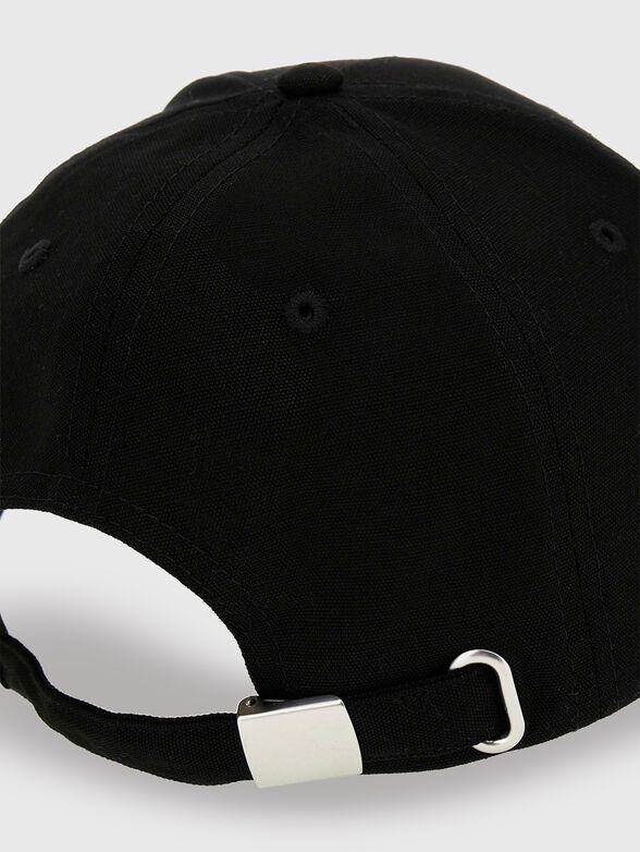Baseball cap with triangular logo - 4