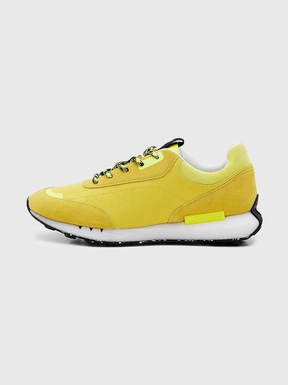 Спортни обувки в жълт цвят - 1