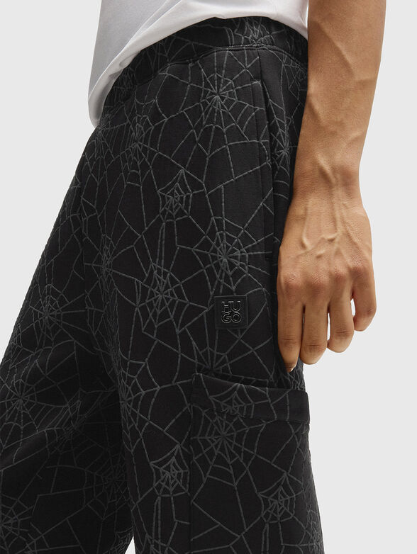 Straight trousers with print - 3