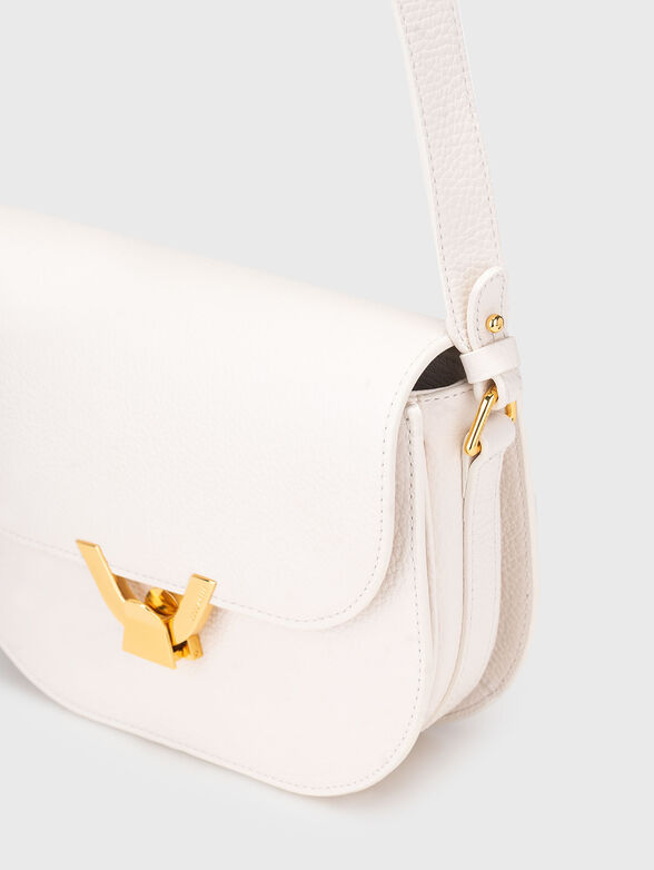 Leather crossbody bag in beige - 5