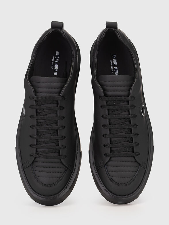 Black sports shoes - 6