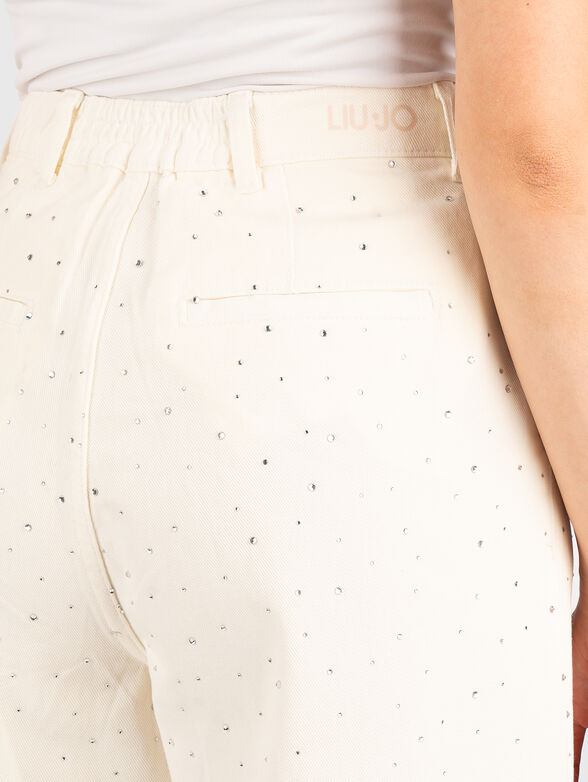 High waisted jeans with rhinestones - 3