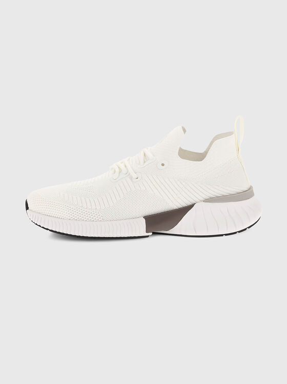 White sport shoes - 1