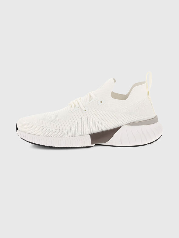 White sport shoes - 1