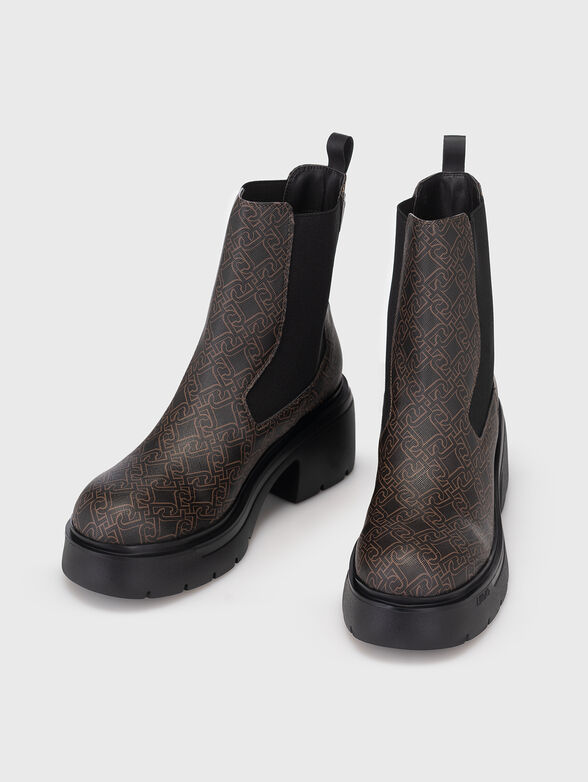 CARRIE 19 boots with monogram print - 6