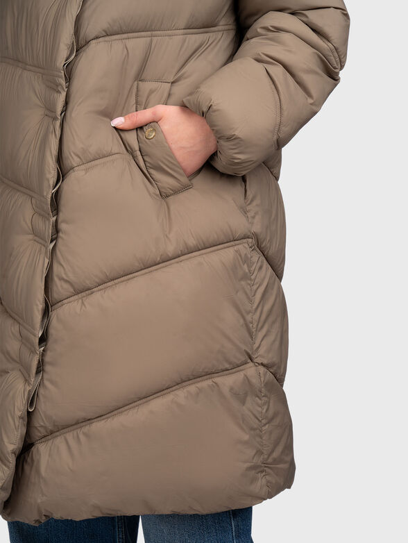 Padded jacket with pockets and wide collar - 6