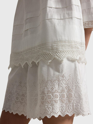 Cotton shorts with embroidery - 3