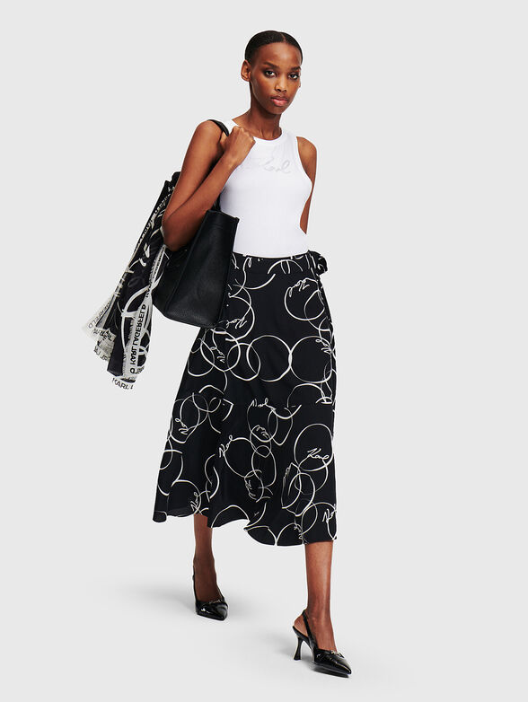 Skirt with a contrast logo print - 4
