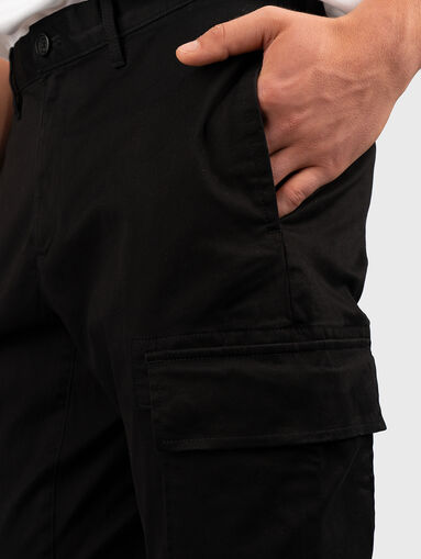 Cargo trousers in black colour - 3