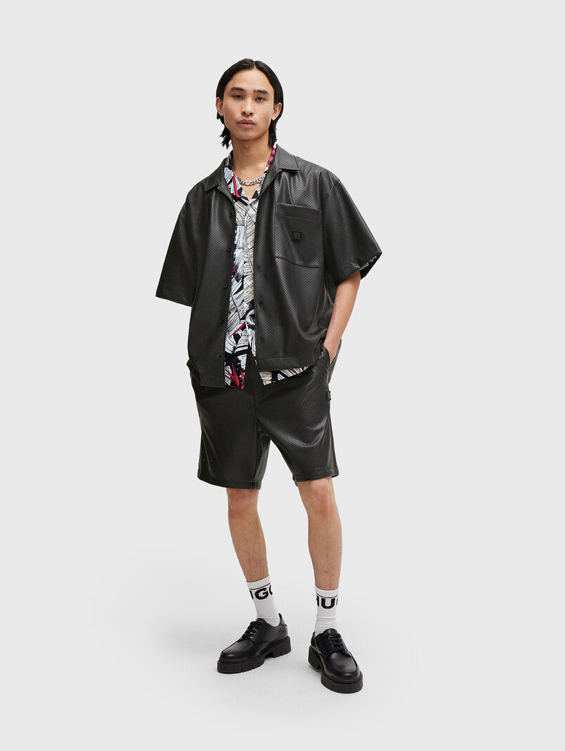 Perforated faux-leather shorts DAN242 with logo - 3
