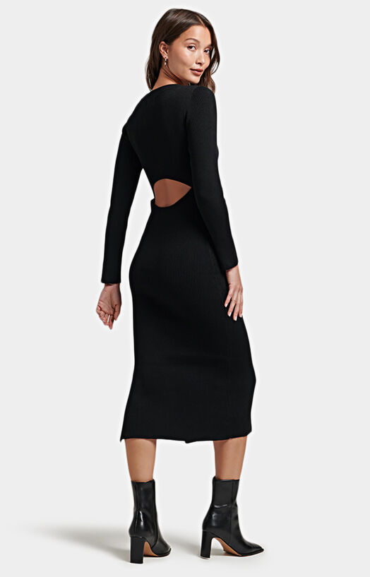 Черна плетена рокля с акцентен гръб - 2