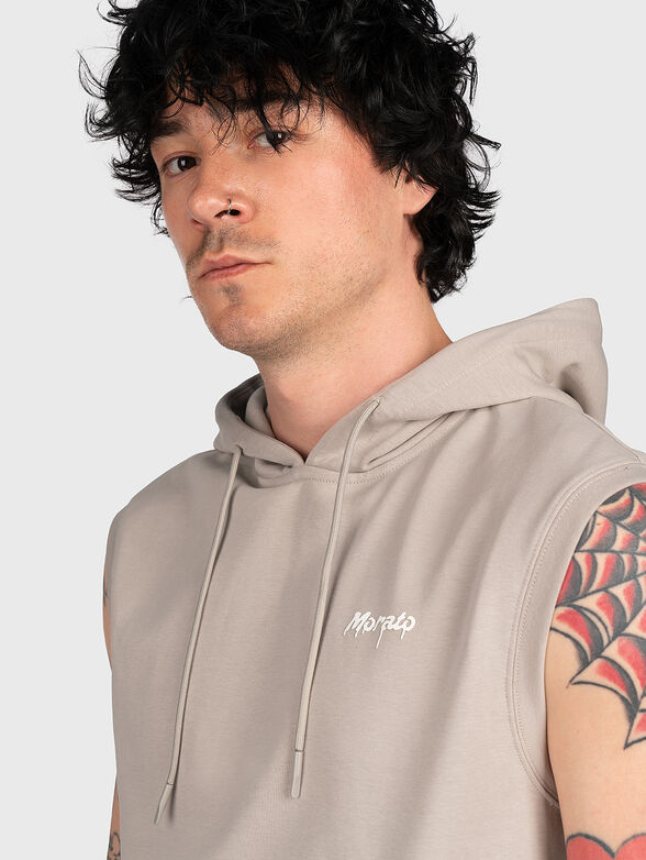 Sleeveless sports sweatshirt with hood - 3
