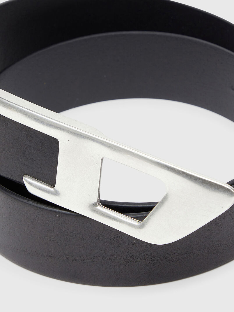 Leather belt with a silver buckle - 3