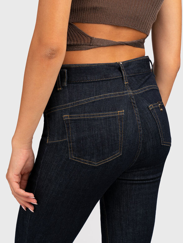 Dark blue jeans with belt - 3
