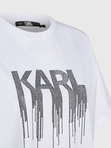 T-shirt with a fancy logo - 4