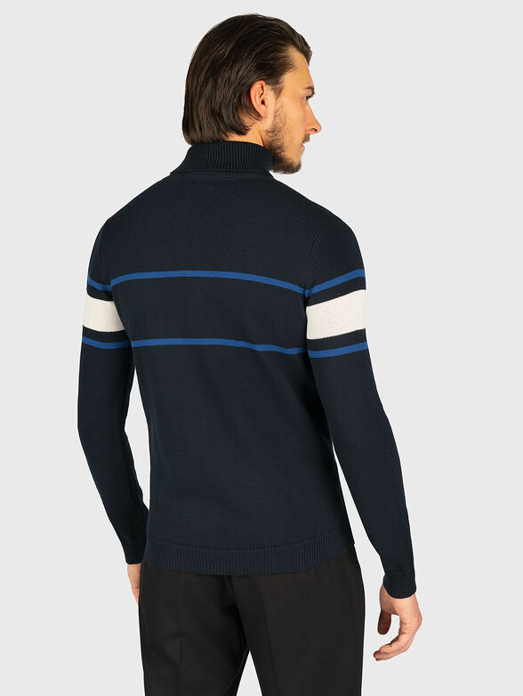 Sweater with contrasting logo - 3