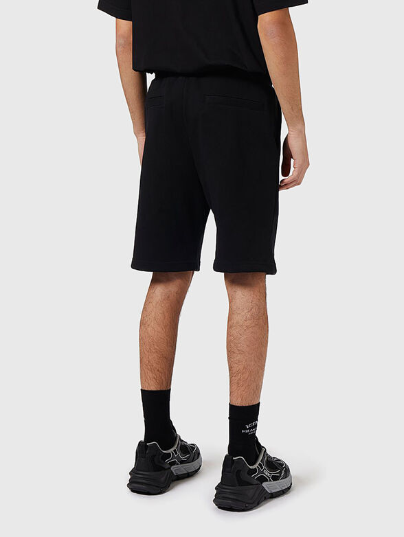 Cotton shorts in black with print - 2