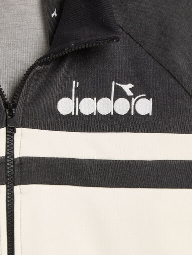 Sweatshirt with contrasting details - 4