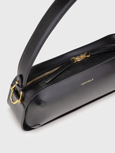 Leather bag with logo and gold details - 4