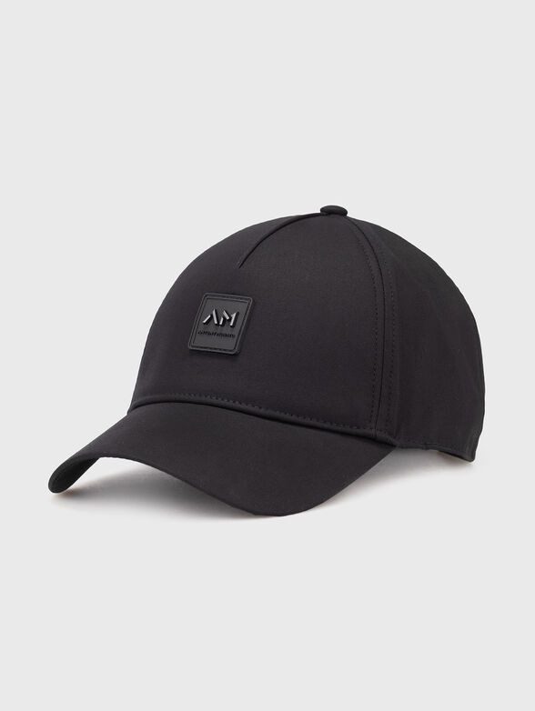 Black baseball cap with embossed logo - 1