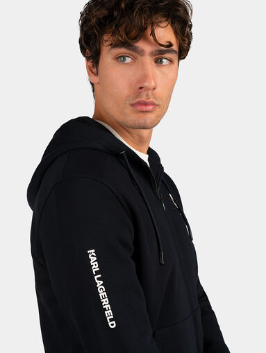 Sweatshirt with logo patch - 5