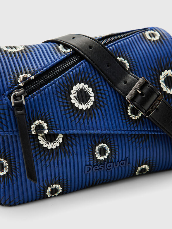Dark blue crossbody bag with floral print - 6
