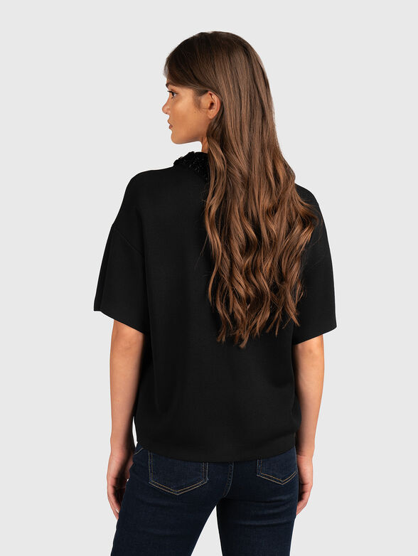 Short-sleeved sweater with accent collar - 3