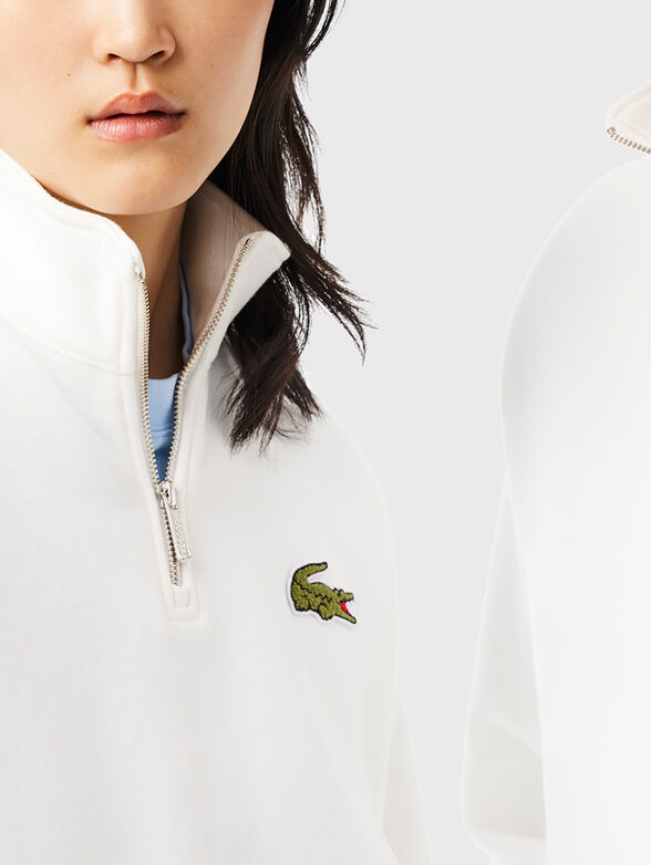 White sweatshirt - 3