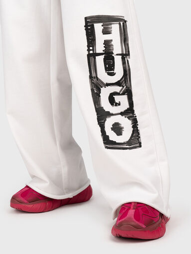 Sports trousers with art print  - 3