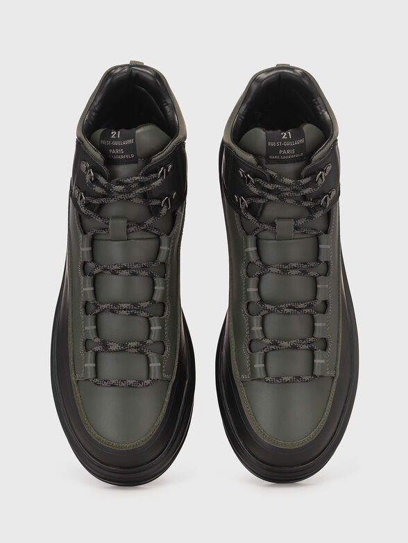 Sports shoes with accent logo - 6