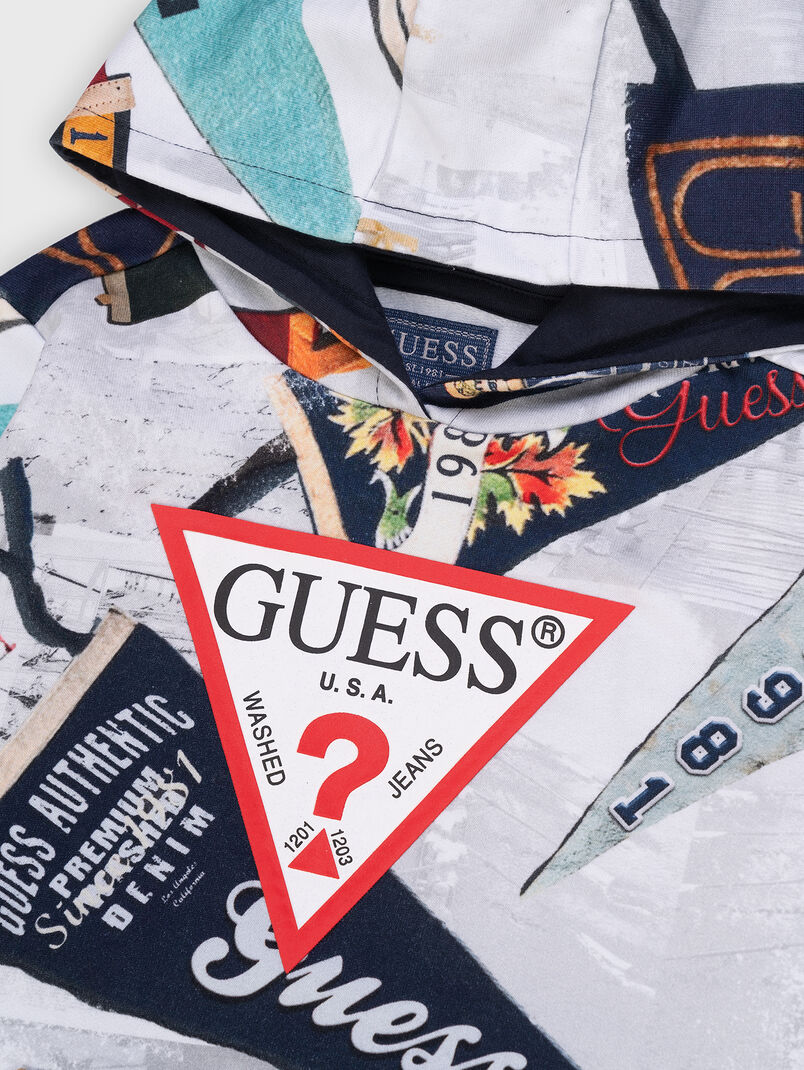 Hooded sweatshirt with colorful print - 3