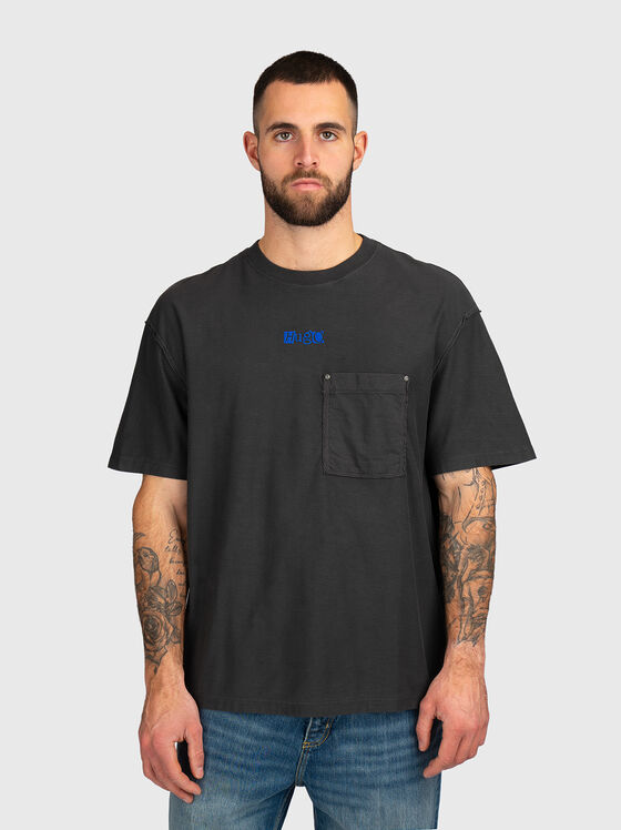 Tениска с акцентен джоб - 1