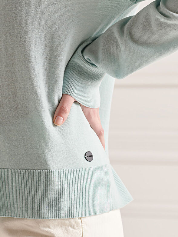 Sweater in pale blue color - 4