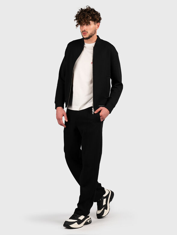 Trousers with contrasting logo accent - 4