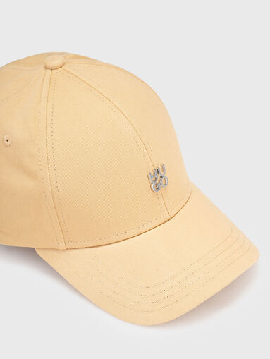 Baseball cap with embossed logo - 4