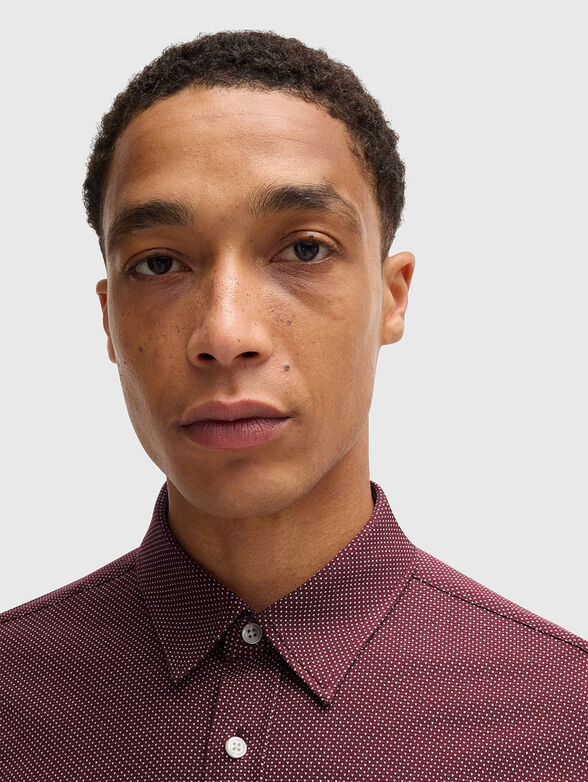 Shirt with dotted pattern in bordeaux - 4