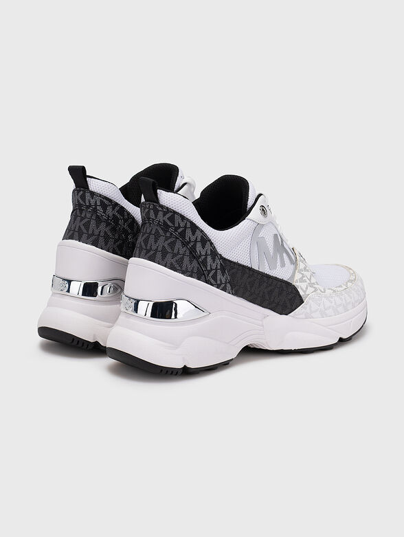 MICKEY Trainer on platform - 3