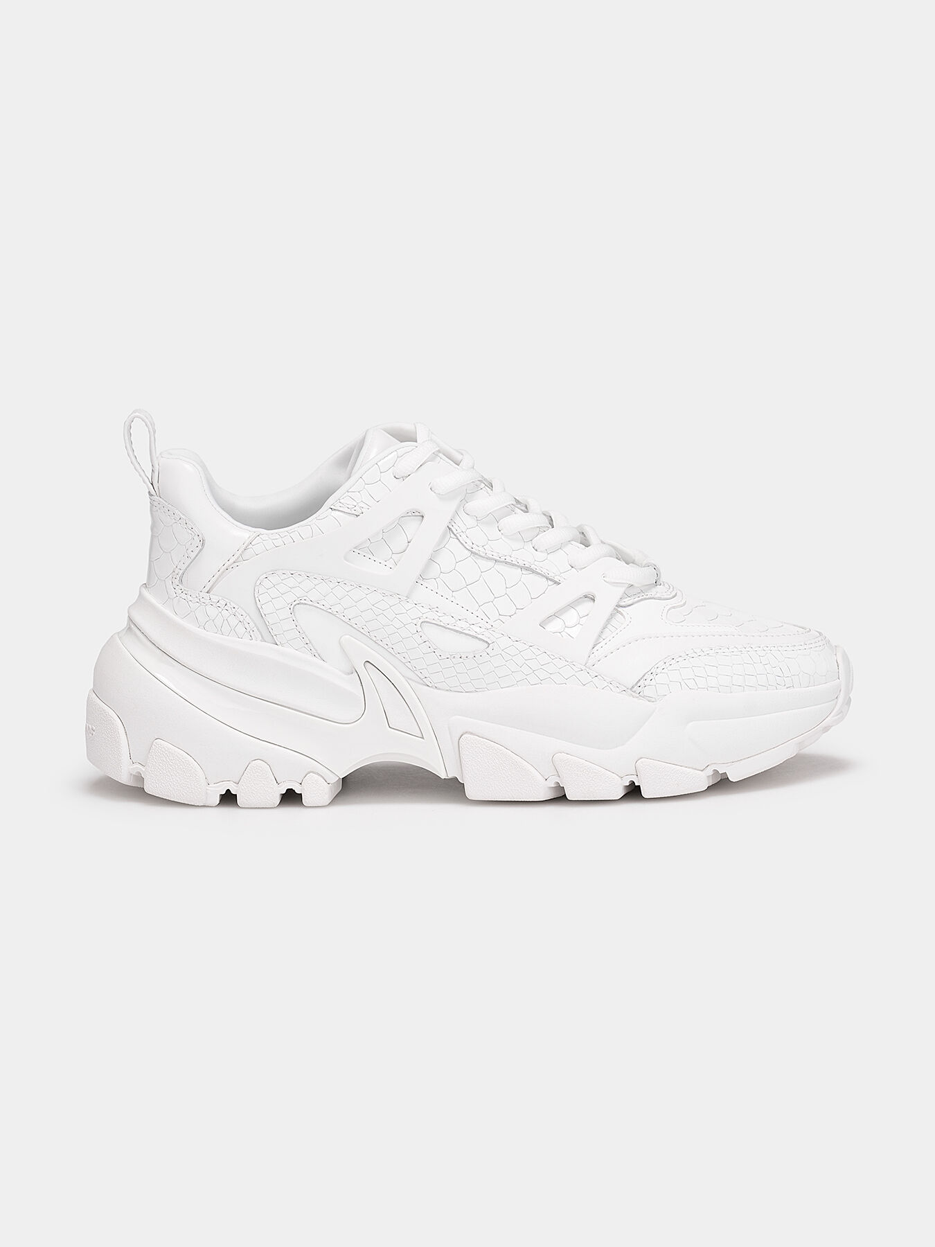 Nick shop sports shoes