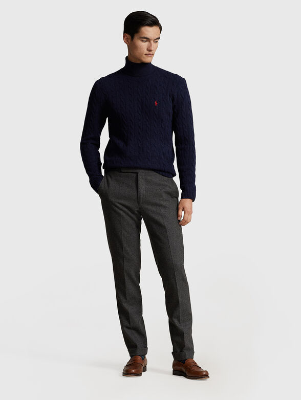 Sweater with polo collar and contrast embroidery - 2