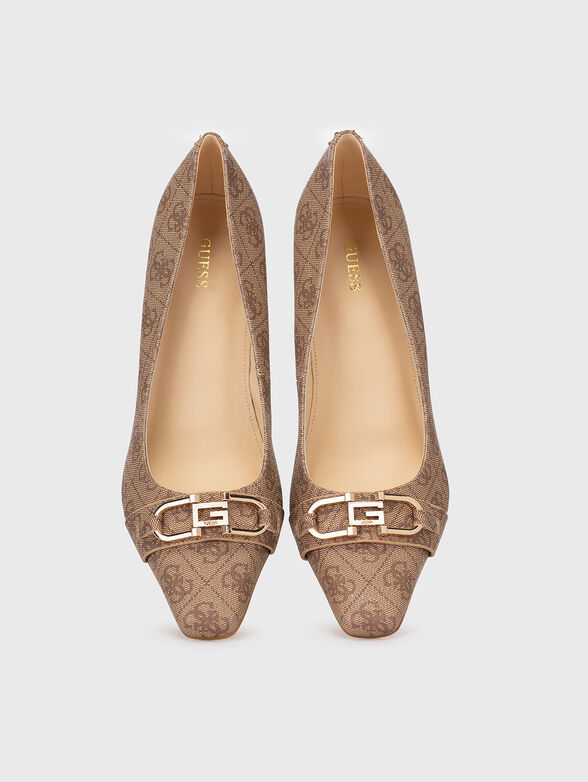 Beige heeled shoes with monogram print  - 6